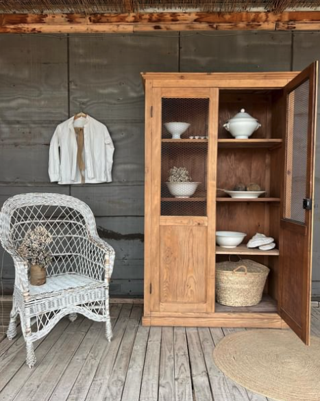 Stand La fille des bois au Village des Brocanteurs à Tignieux